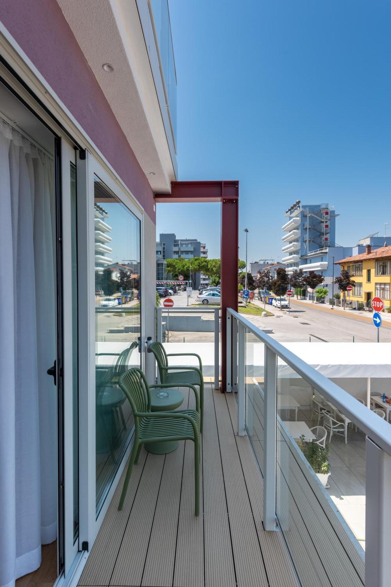 Hotel Al Ponte Lignano Sabbiadoro Exterior photo