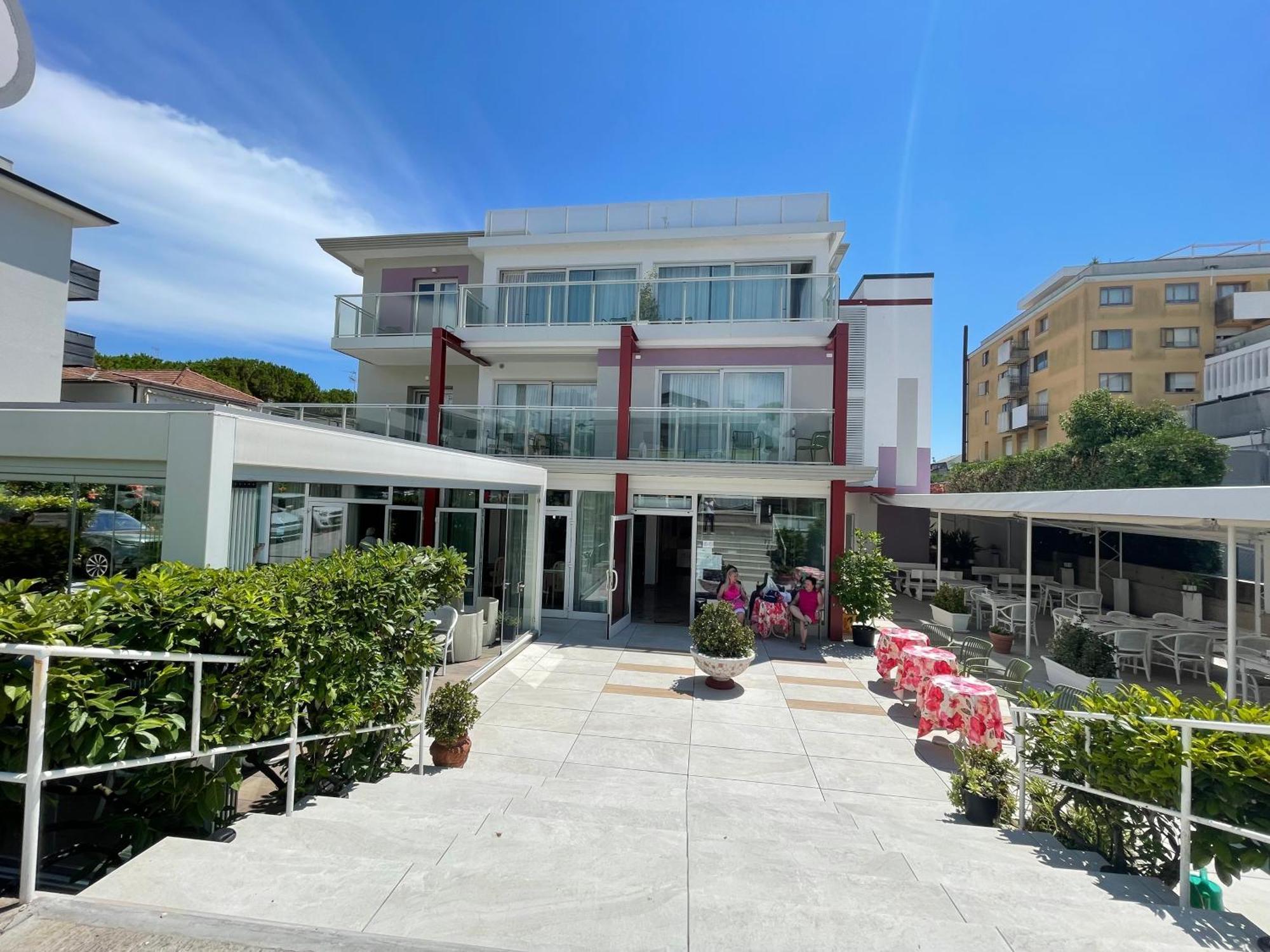 Hotel Al Ponte Lignano Sabbiadoro Exterior photo
